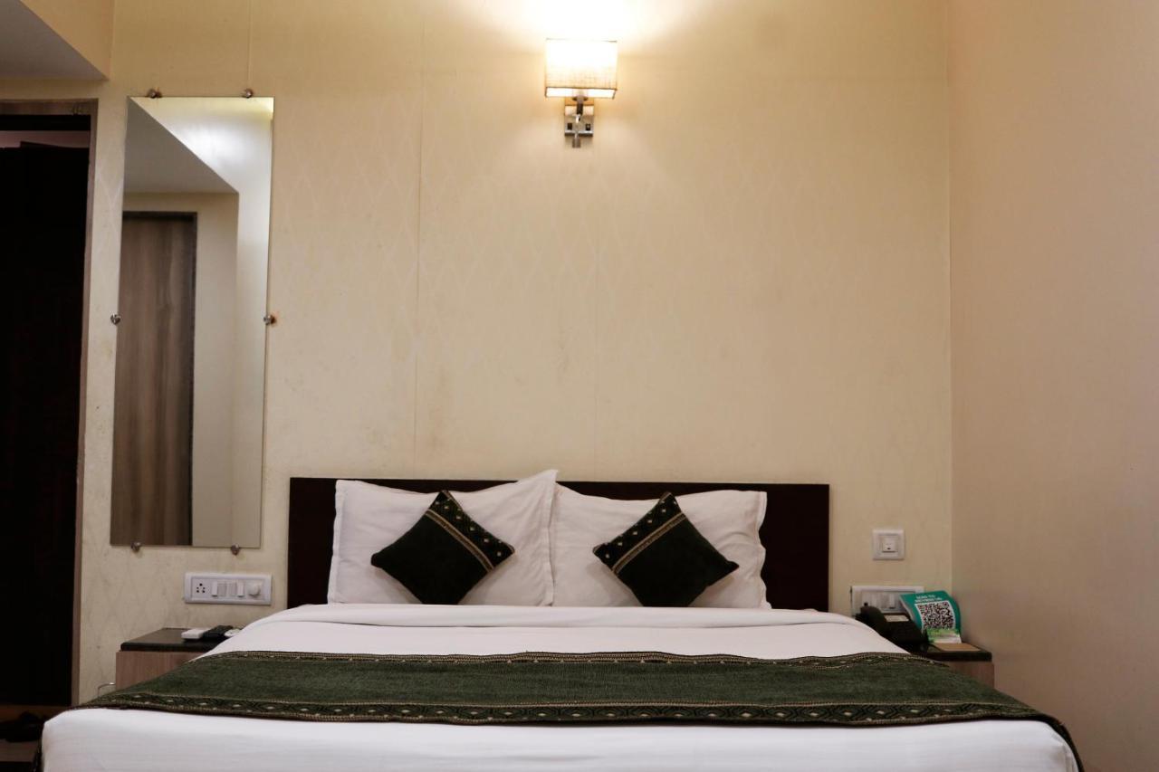 The Myriad Hotel Bhayandar Exterior foto