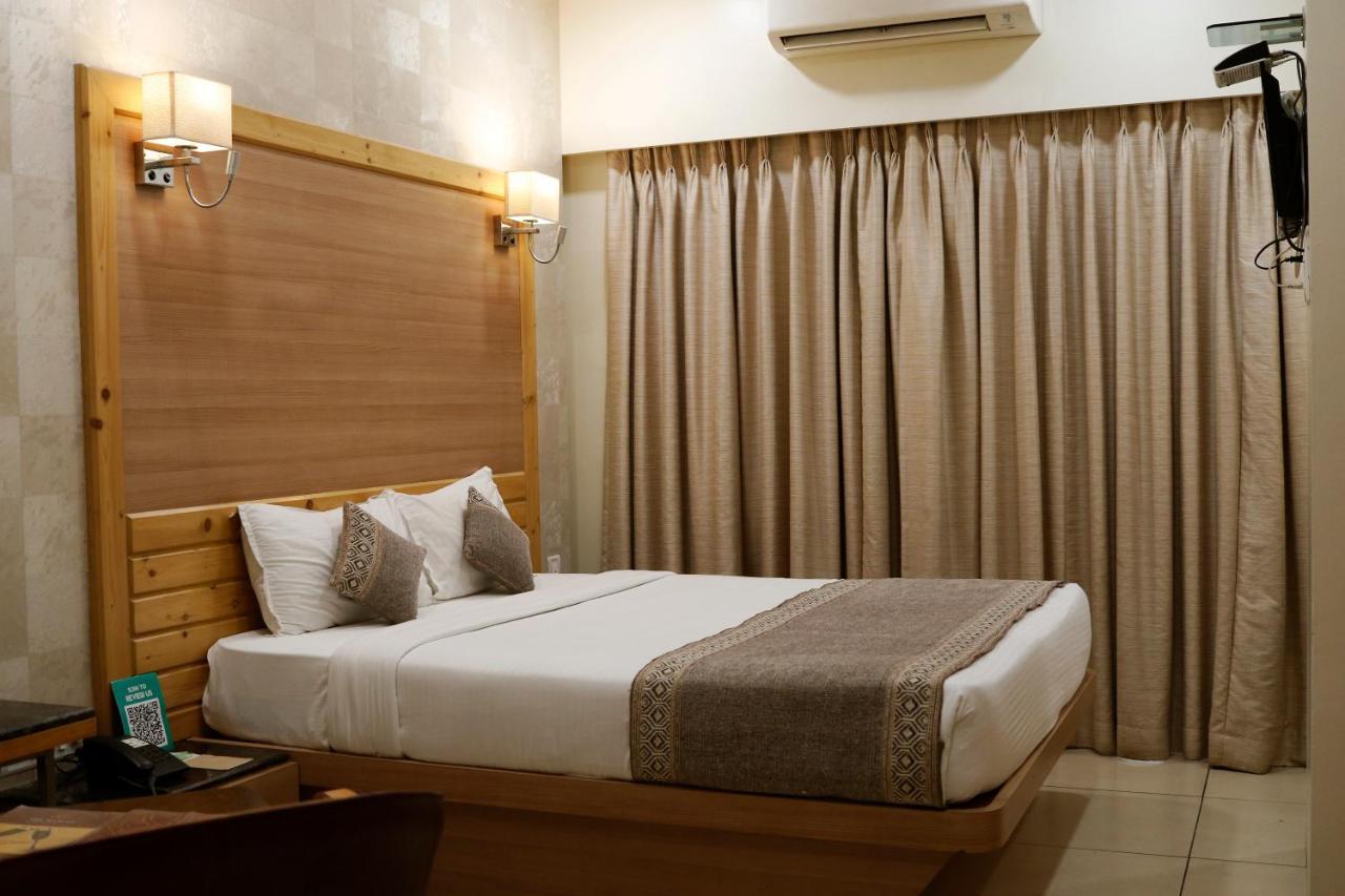The Myriad Hotel Bhayandar Exterior foto
