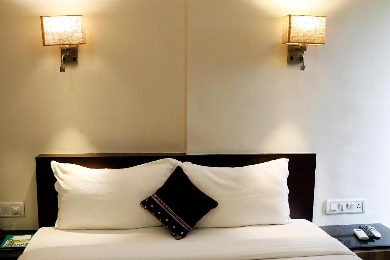 The Myriad Hotel Bhayandar Exterior foto